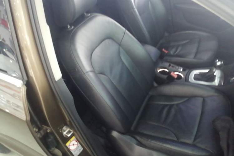 Used Audi Q3 2015 30 TFSI Comfort Model Right Front Seat