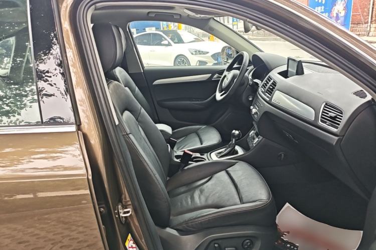 Used Audi Q3 2015 35 TFSI quattro Technology Edition Right Front Seat
