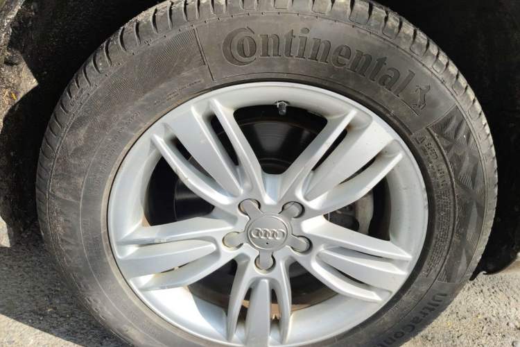 Used Audi Q3 2015 35 TFSI Comfort Model Right Front Wheel Hub