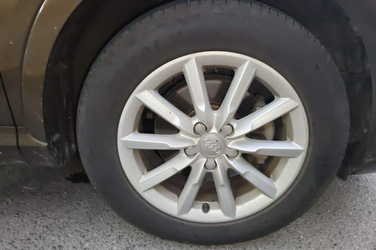 Used Audi Q3 2015 30 TFSI Ambition Edition Right Front Wheel Hub