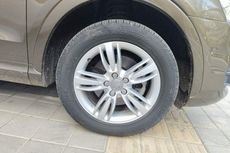 Used Audi Q3 2015 35 TFSI Comfort Model Right Front Wheel Hub
