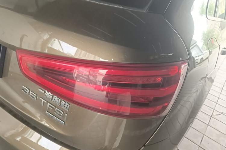 Used Audi Q3 2015 35 TFSI quattro Millionth Anniversary Edition Right Rear Taillight