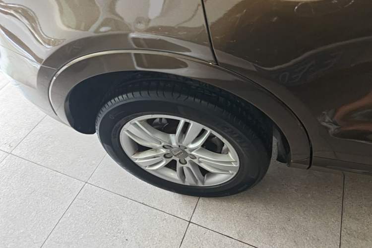 Used Audi Q3 2015 35 TFSI Comfort Model Right Rear Wheel Hub