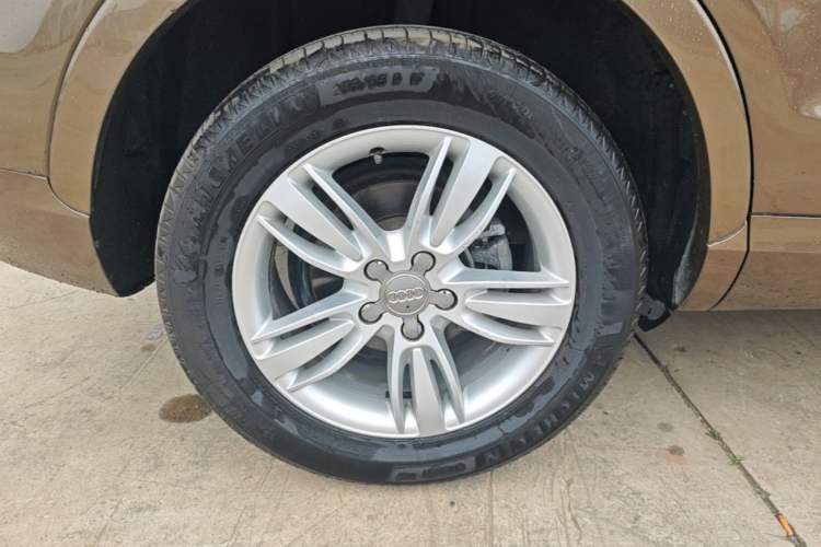 Used Audi Q3 2015 35 TFSI Comfort Model Right Rear Wheel Hub