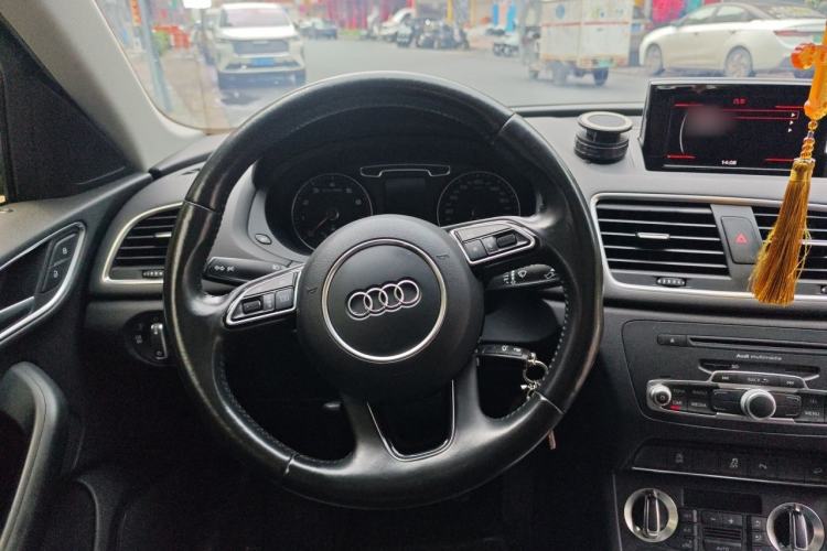 Used Audi Q3 2015 35 TFSI quattro Millionth Anniversary Edition Steering Wheel