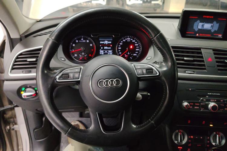 Used Audi Q3 2015 35 TFSI quattro Technology Edition Steering Wheel