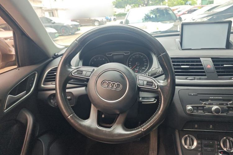 Used Audi Q3 2015 30 TFSI Comfort Model Steering Wheel