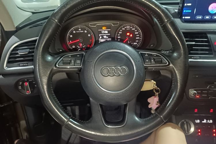 Used Audi Q3 2015 30 TFSI Comfort Model Steering Wheel