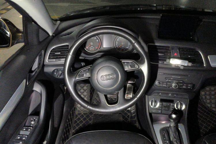 Used Audi Q3 2015 35 TFSI Comfort Model Steering Wheel