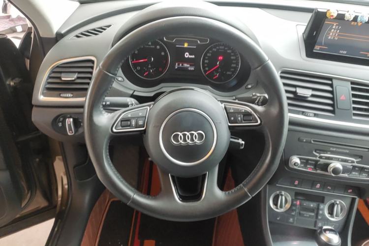 Used Audi Q3 2015 35 TFSI quattro Technology Edition Steering Wheel