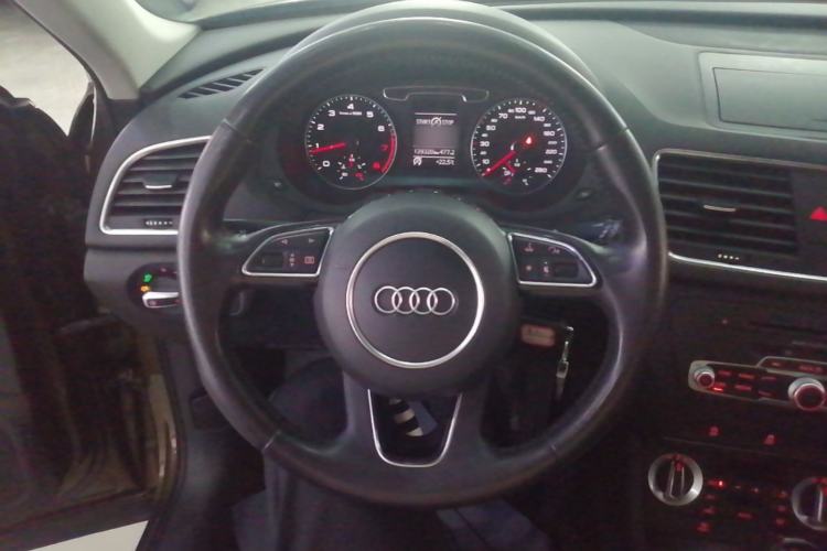 Used Audi Q3 2015 30 TFSI Comfort Model Steering Wheel