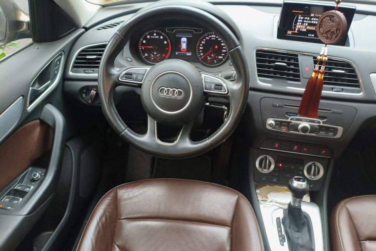 Used Audi Q3 2015 35 TFSI quattro Technology Edition Steering Wheel