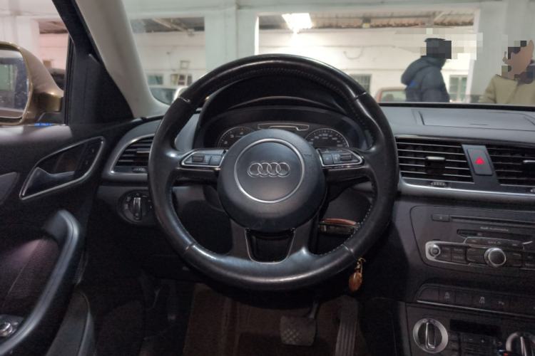 Used Audi Q3 2015 35 TFSI quattro Technology Edition Steering Wheel