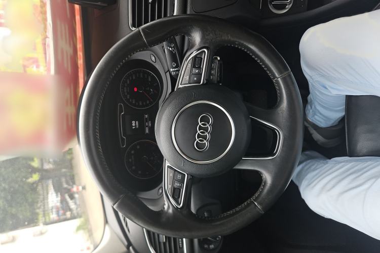 Used Audi Q3 2015 35 TFSI quattro Millionth Anniversary Edition Steering Wheel