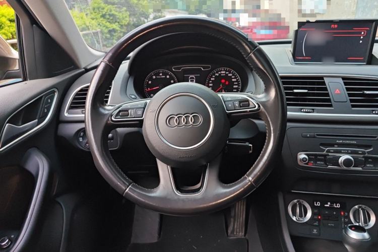 Used Audi Q3 2015 30 TFSI Comfort Model Steering Wheel