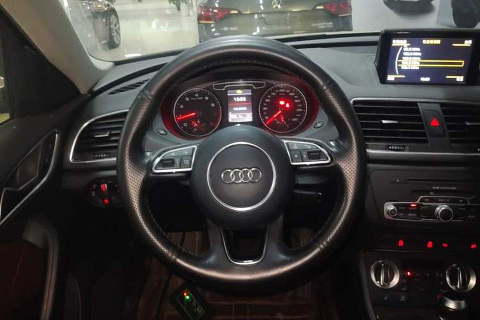 Used Audi Q3 2015 35 TFSI quattro Millionth Anniversary Edition Steering Wheel