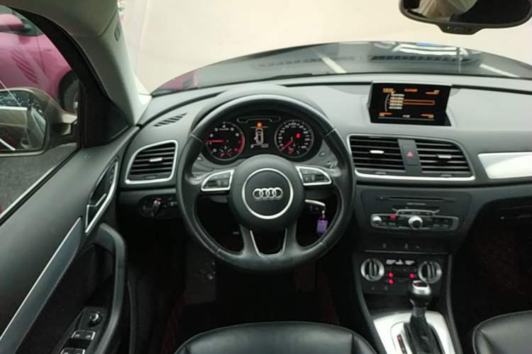 Used Audi Q3 2015 35 TFSI Millionth Anniversary Comfort Model Steering Wheel