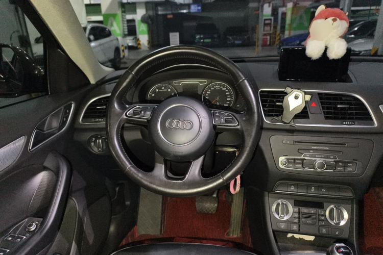 Used Audi Q3 2015 35 TFSI Ambition Edition Steering Wheel