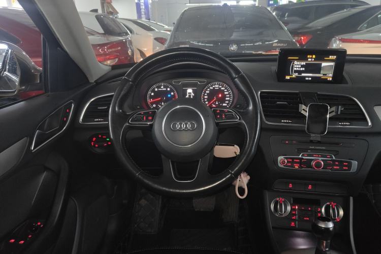 Used Audi Q3 2015 35 TFSI Ambition Edition Steering Wheel