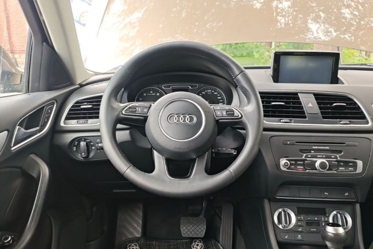Used Audi Q3 2015 35 TFSI quattro Technology Edition Steering Wheel