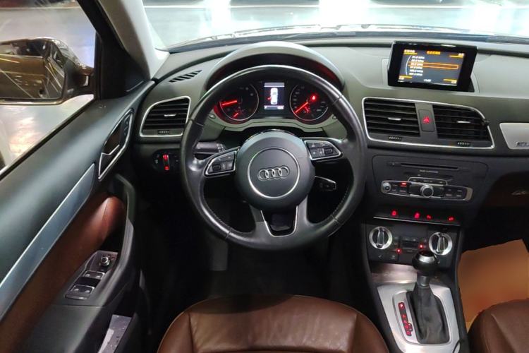Used Audi Q3 2015 35 TFSI quattro Technology Edition Steering Wheel