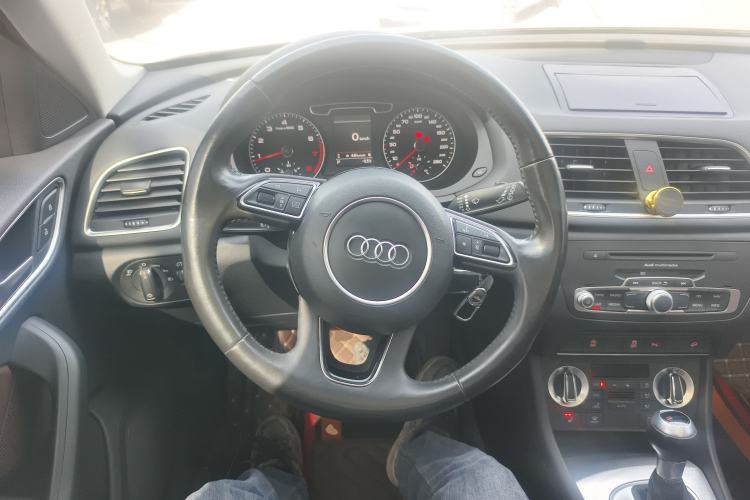 Used Audi Q3 2015 35 TFSI quattro Millionth Anniversary Edition Steering Wheel