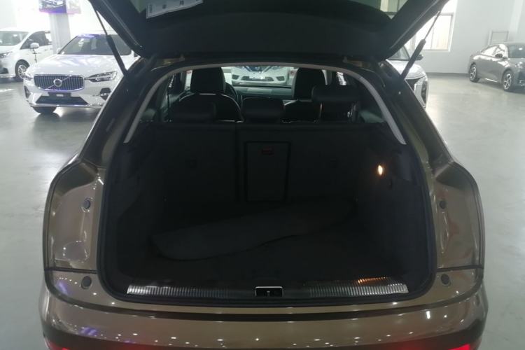 Used Audi Q3 2015 30 TFSI Comfort Model Trunk
