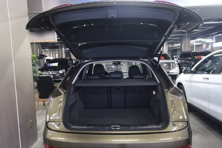 Used Audi Q3 2015 30 TFSI Comfort Model Trunk