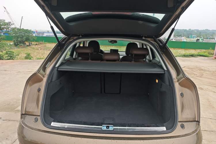 Used Audi Q3 2015 35 TFSI Comfort Model Trunk