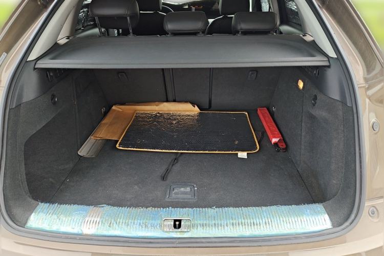Used Audi Q3 2015 35 TFSI Comfort Model Trunk