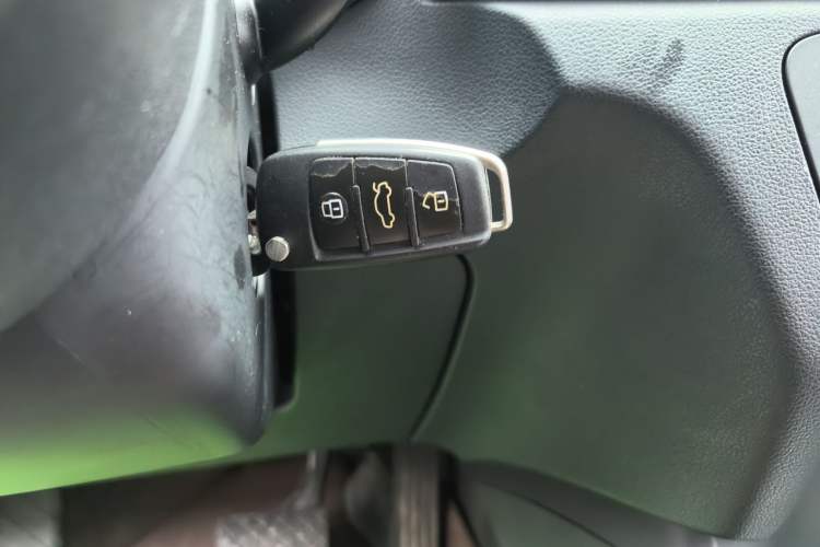 Used Audi Q3 2015 35 TFSI Comfort Model Vehicle Key