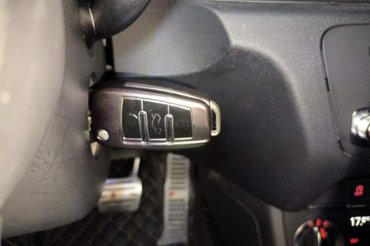 Used Audi Q3 2015 35 TFSI Comfort Model Vehicle Key