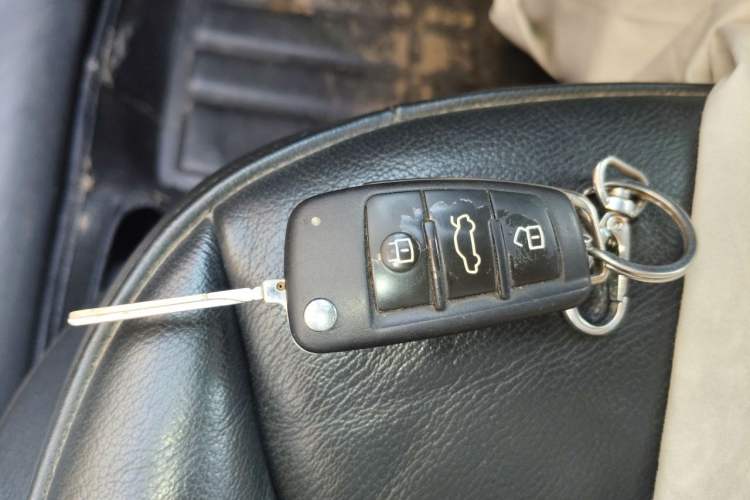 Used Audi Q3 2015 35 TFSI Comfort Model Vehicle Key