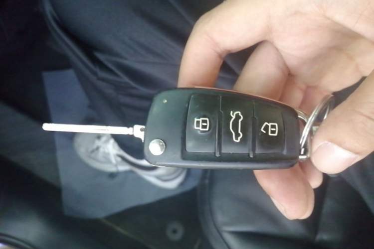 Used Audi Q3 2015 30 TFSI Comfort Model Vehicle Key