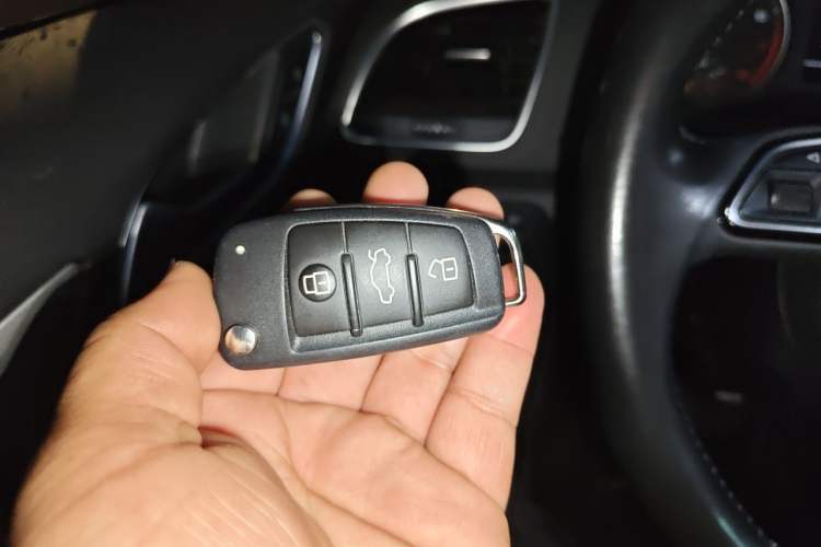 Used Audi Q3 2015 30 TFSI Ambition Edition Vehicle Key