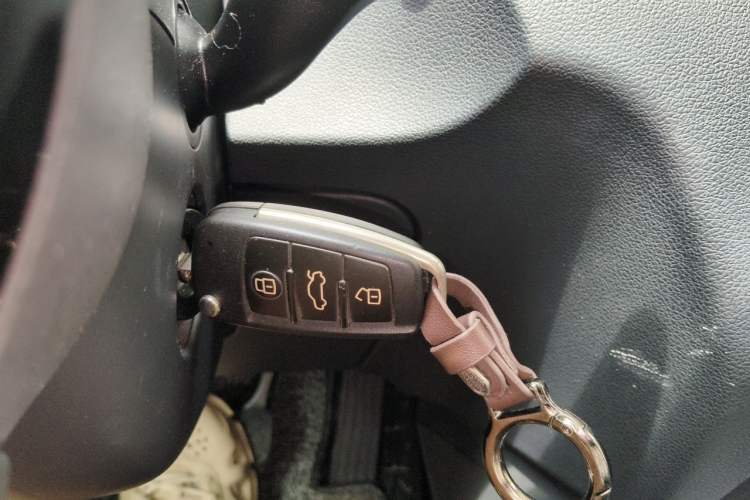 Used Audi Q3 2015 35 TFSI Comfort Model Vehicle Key