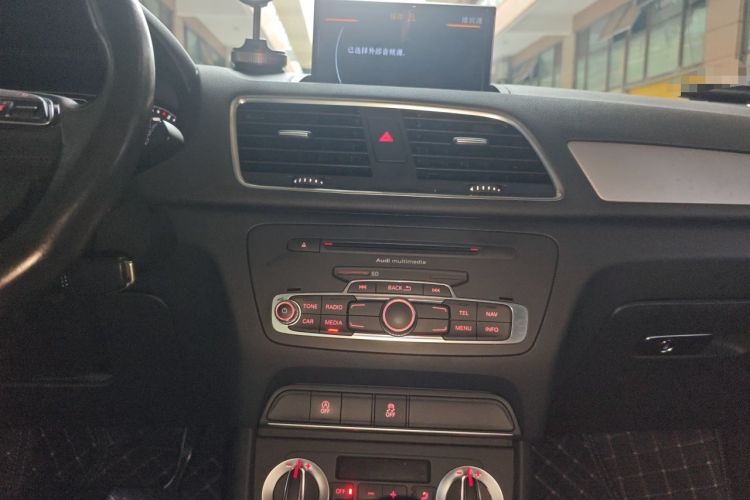 Used Audi Q3 2015 35 TFSI Ambition Edition Audio And AC Panel