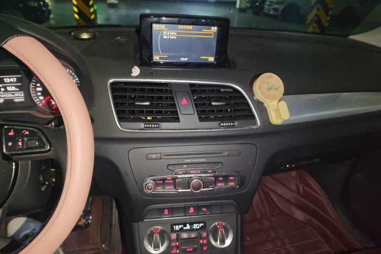 Used Audi Q3 2015 35 TFSI Comfort Model Audio And AC Panel