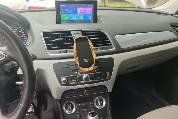 Used Audi Q3 2015 30 TFSI Comfort Model Audio And AC Panel
