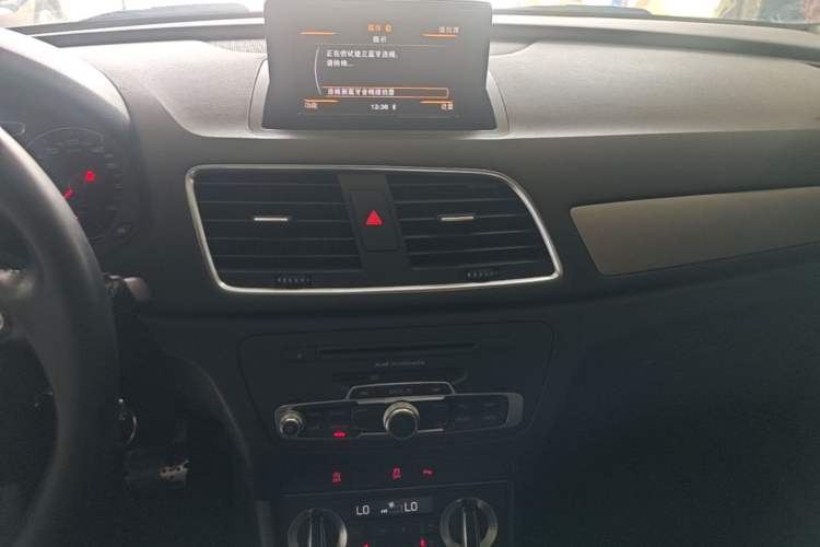 Used Audi Q3 2015 35 TFSI Ambition Edition Audio And AC Panel