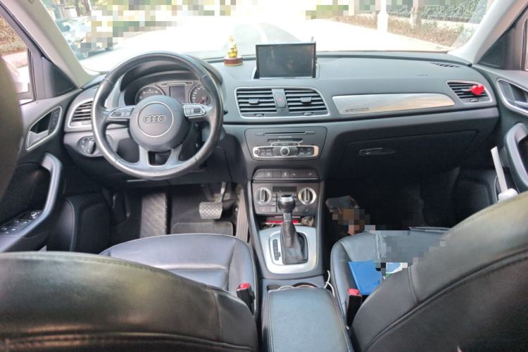 Used Audi Q3 2015 35 TFSI quattro Technology Edition Center Console