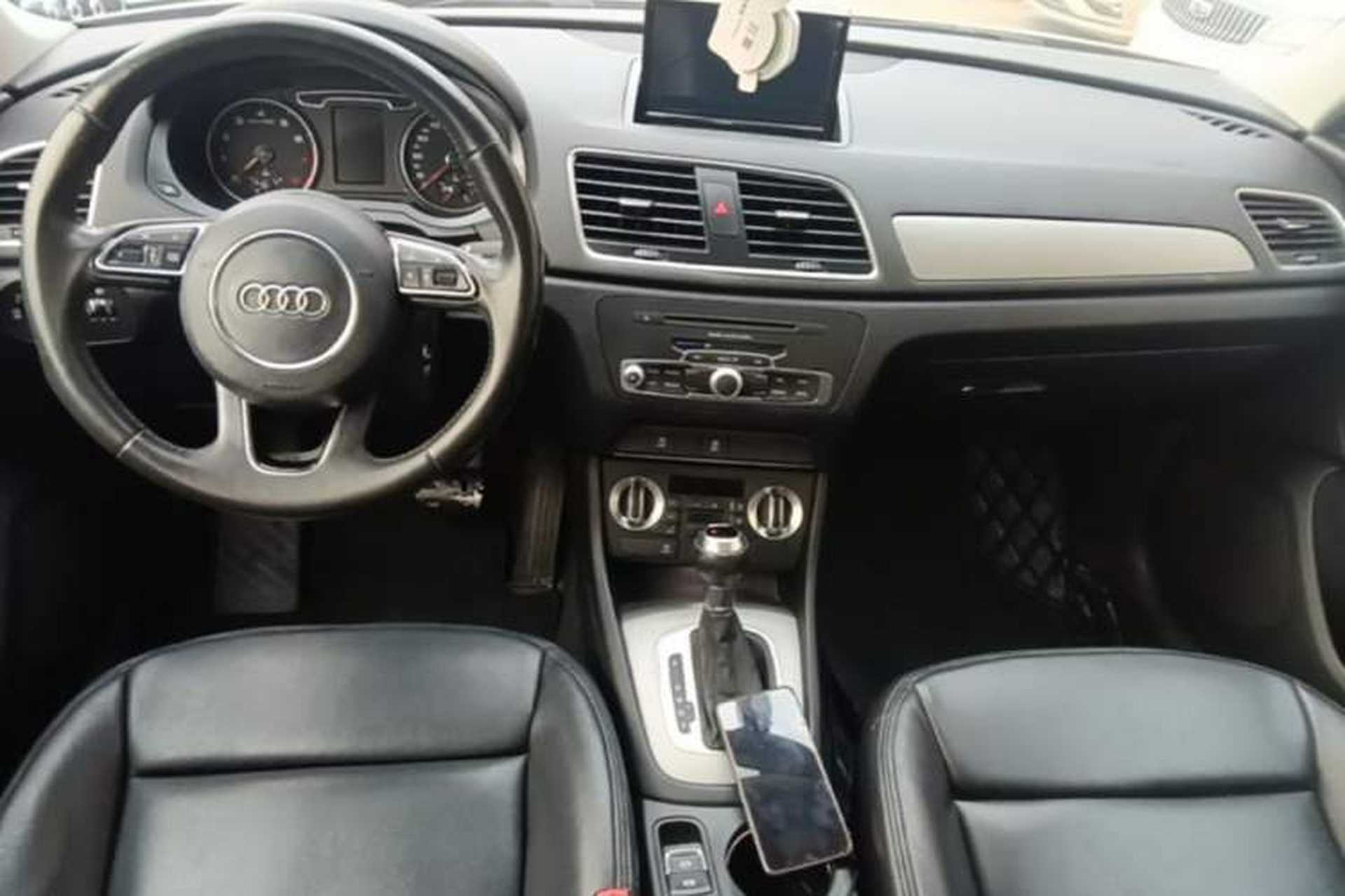 Used Audi Q3 2015 30 TFSI Ambition Edition Center Console