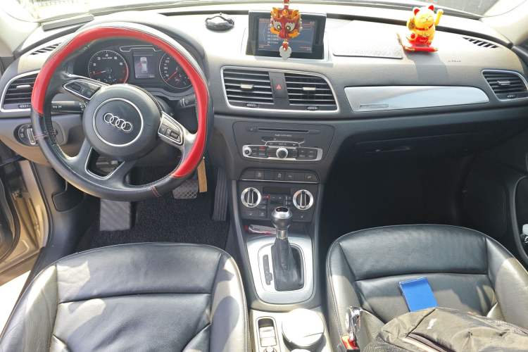 Used Audi Q3 2015 35 TFSI quattro Technology Edition Center Console
