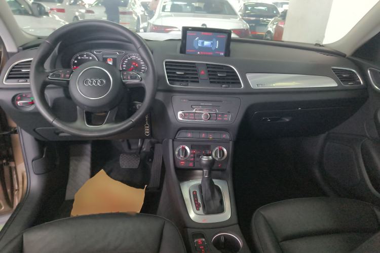 Used Audi Q3 2015 35 TFSI quattro Technology Edition Center Console