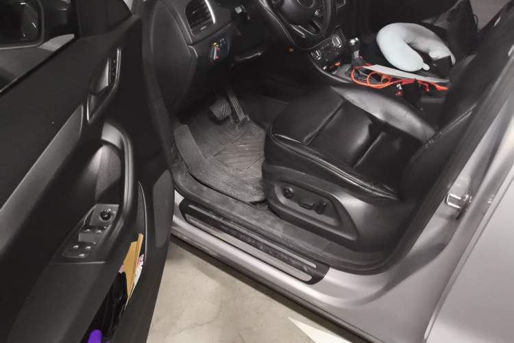 Used Audi Q3 2015 30 TFSI Comfort Model Driver Seat