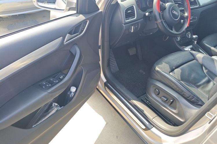 Used Audi Q3 2015 35 TFSI quattro Technology Edition Driver Seat