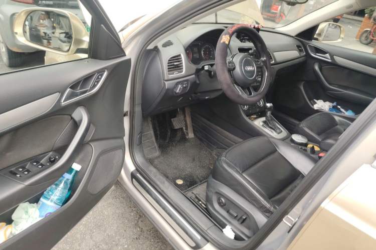 Used Audi Q3 2015 30 TFSI Ambition Edition Driver Seat