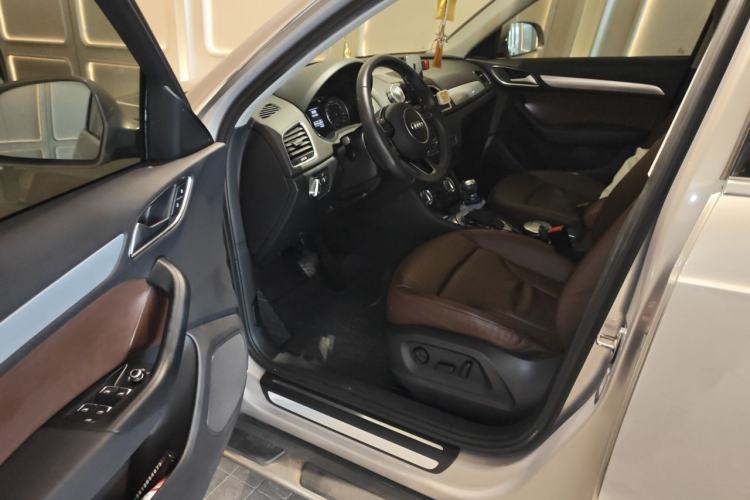 Used Audi Q3 2015 30 TFSI Comfort Model Driver Seat