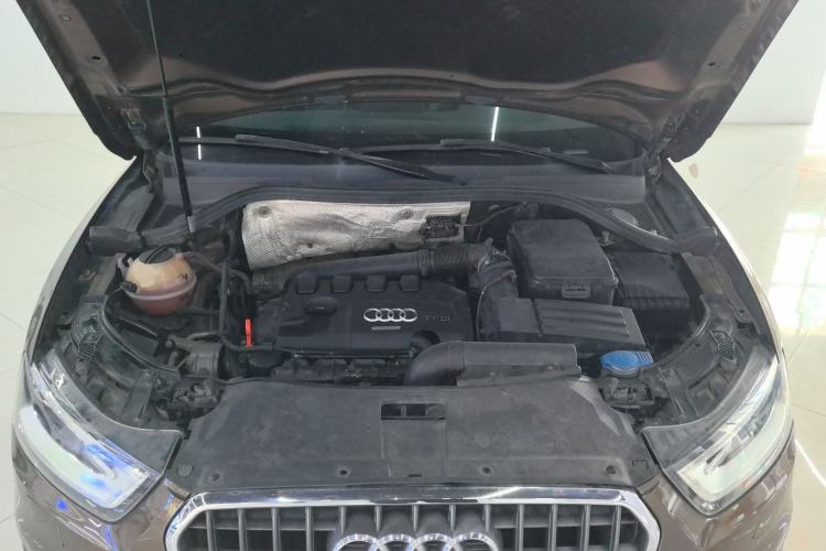 Used Audi Q3 2015 35 TFSI Comfort Model Engine Bay