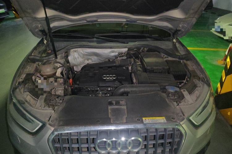Used Audi Q3 2015 35 TFSI Comfort Model Engine Bay